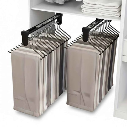 Cintre pour étendoir à linge retractable mural