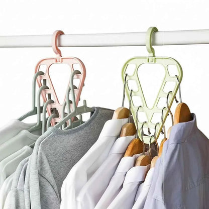 Cintre pour étendoir à linge triangle rotatif