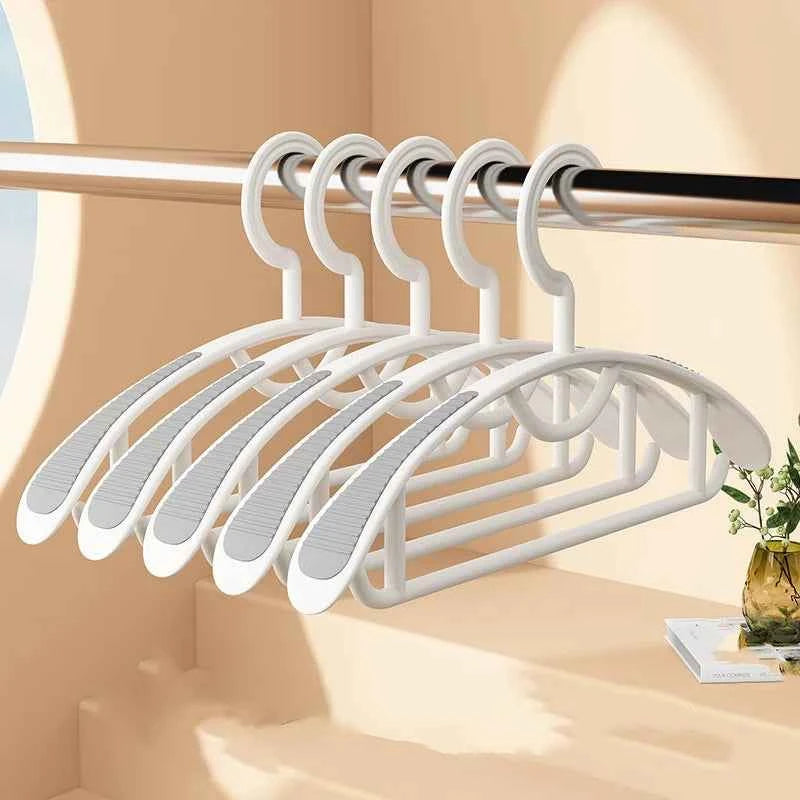 Cintre pour étendoir à linge épaules larges antidérapant