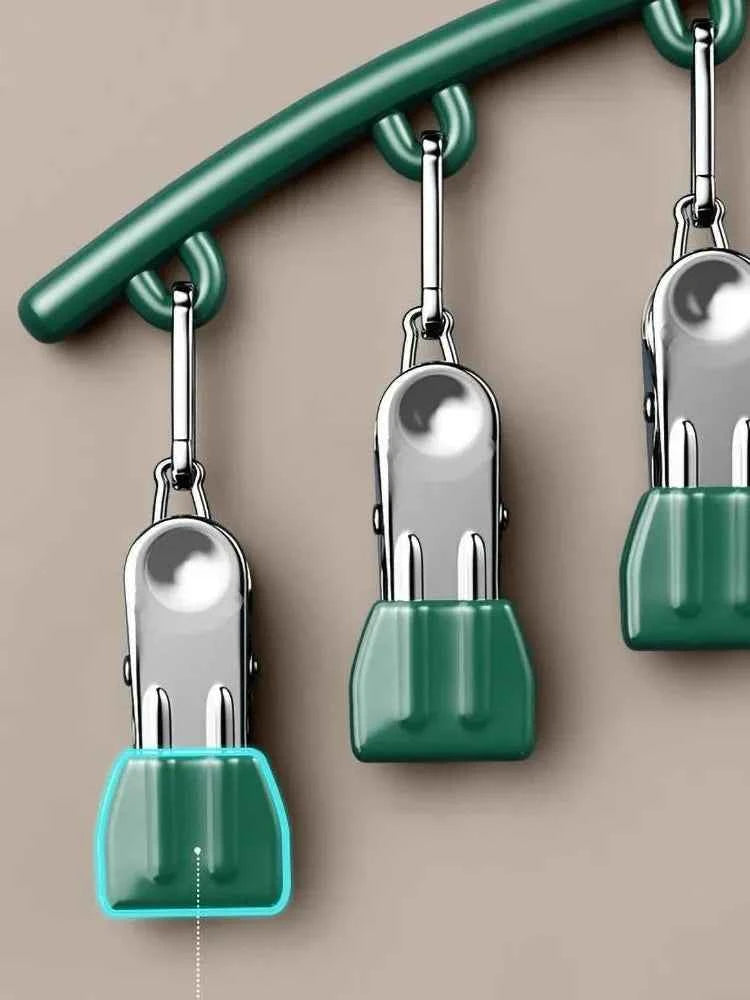 Cintre pour étendoir à linge avec pinces antidérapantes