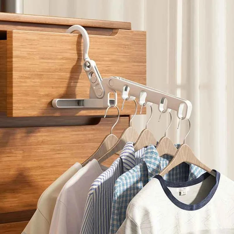 Cintre pour étendoir à linge pliable cinq trous