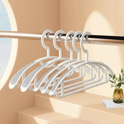 Cintre pour étendoir à linge épaules larges antidérapant