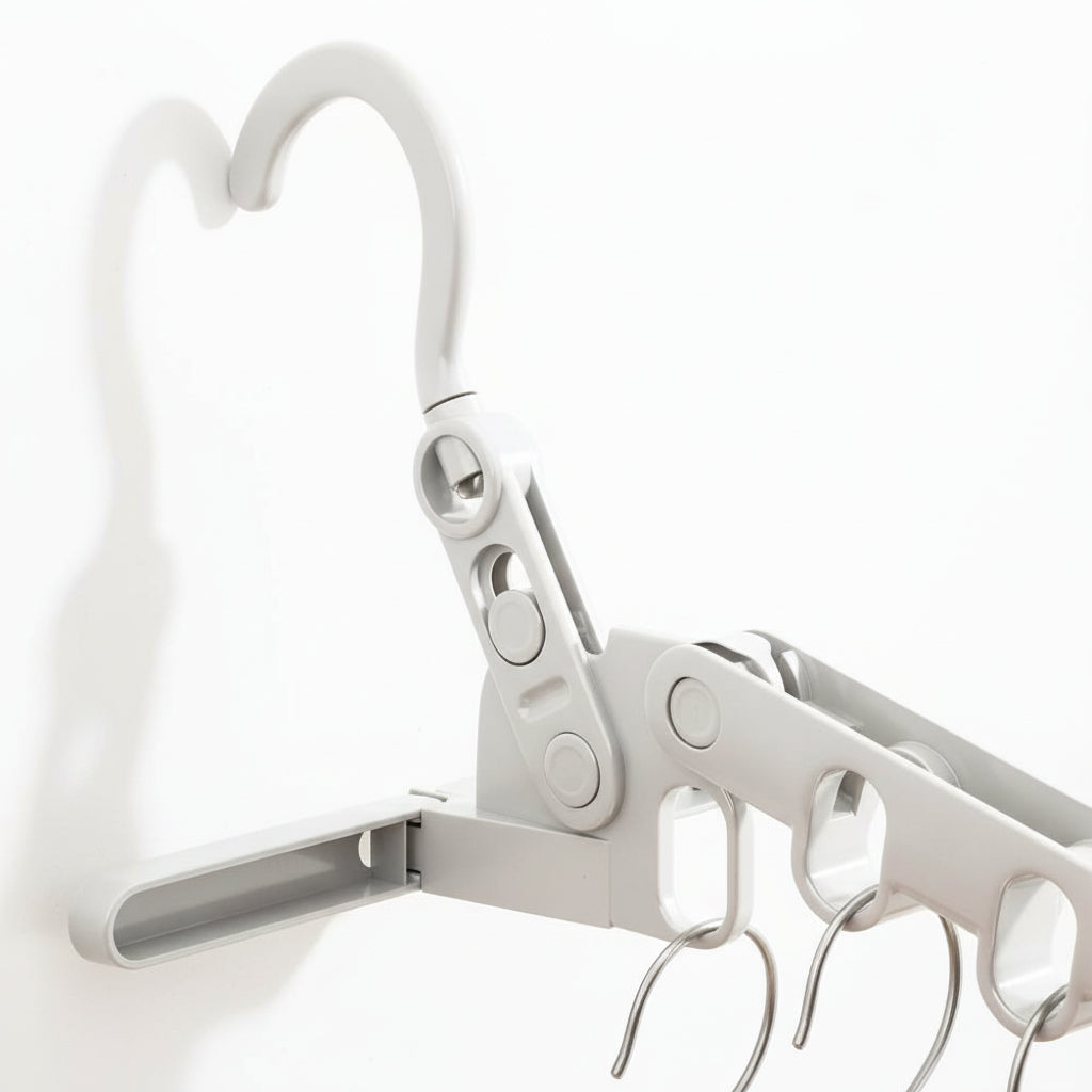 Cintre pour étendoir à linge multifonction gain de place