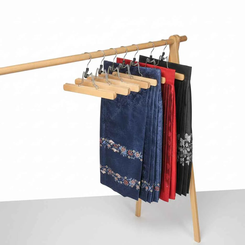 Cintre pour étendoir à linge en bois pliable