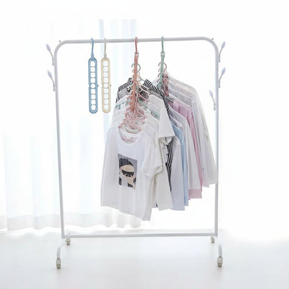 Cintre pour étendoir à linge multifonction 9 trous