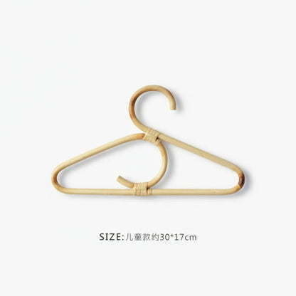 Cintre pour étendoir à linge en rotin naturel