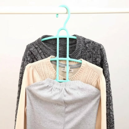 Cintre pour étendoir à linge trois niveaux gain de place