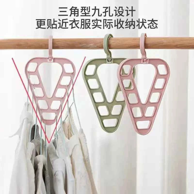 Cintre pour étendoir à linge triangle rotatif